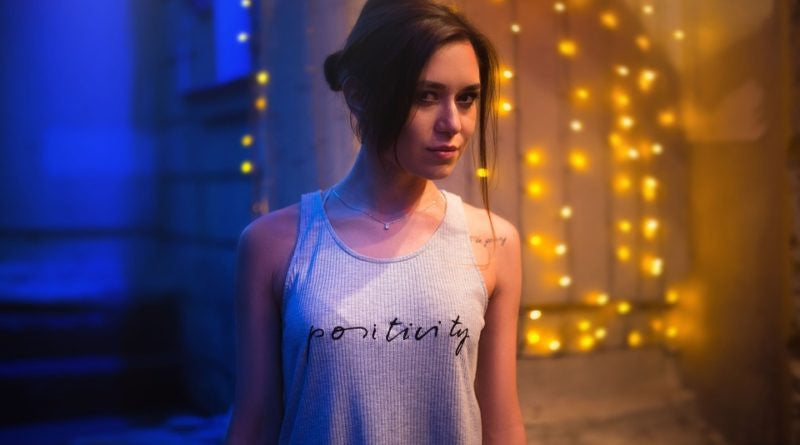 11 Reasons The Girl Who Can’t Stand People Is Actually The Perfect Girlfriend